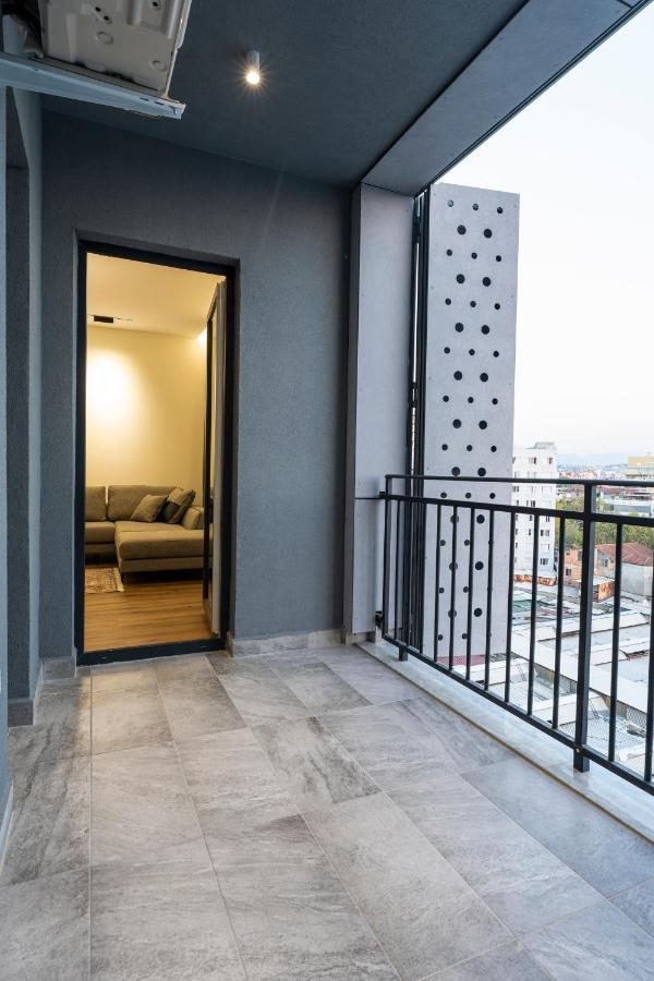 Cane Apartment Emerald Tirana Esterno foto